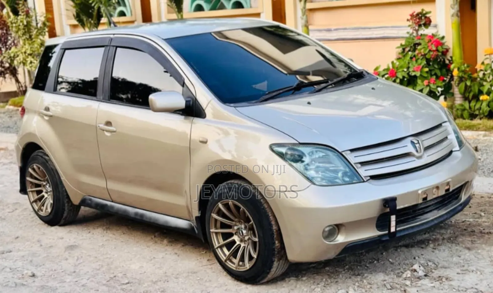 Toyota IST 2004 Gold