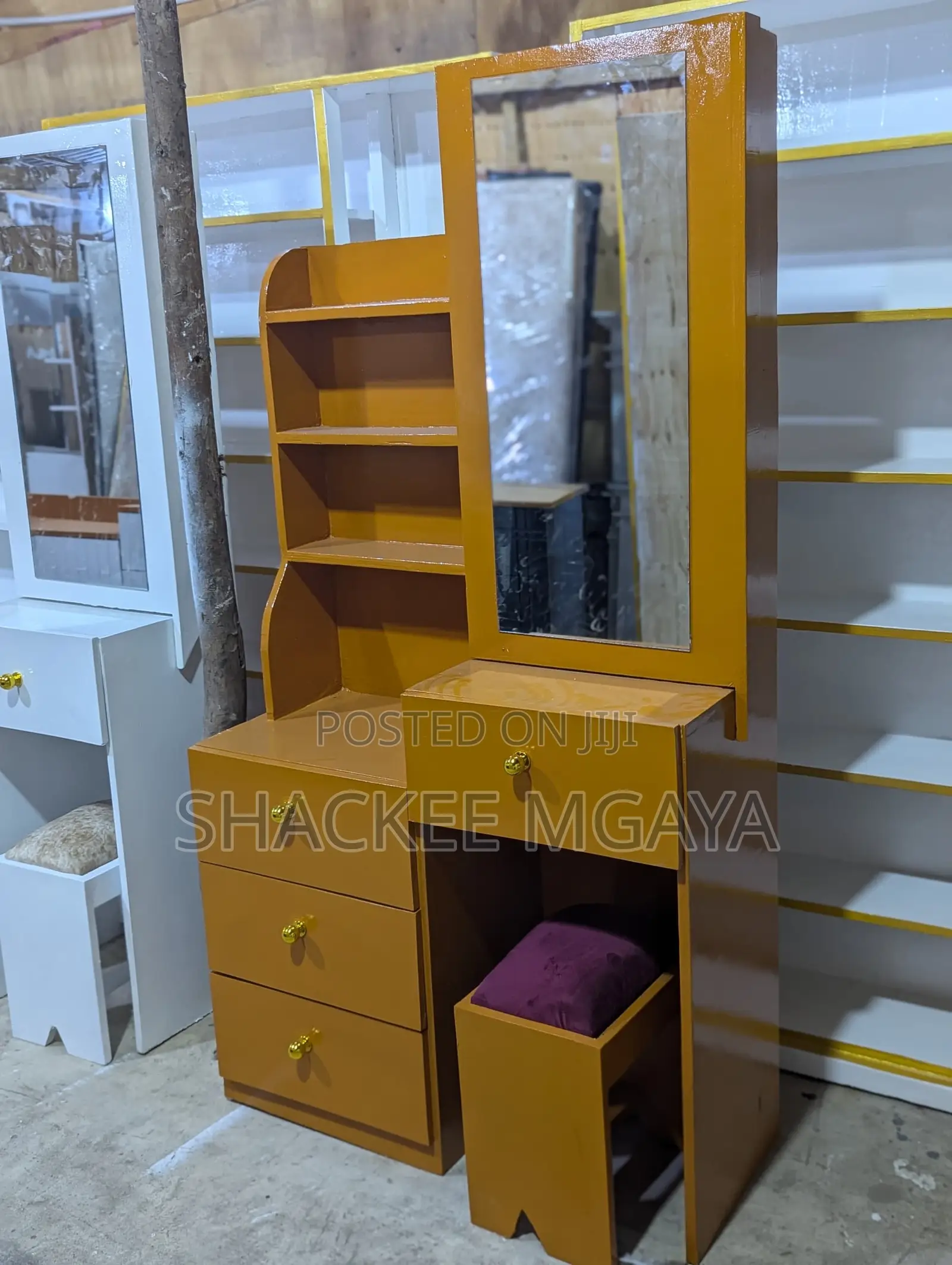 Dressing Table With Sliding Mirror