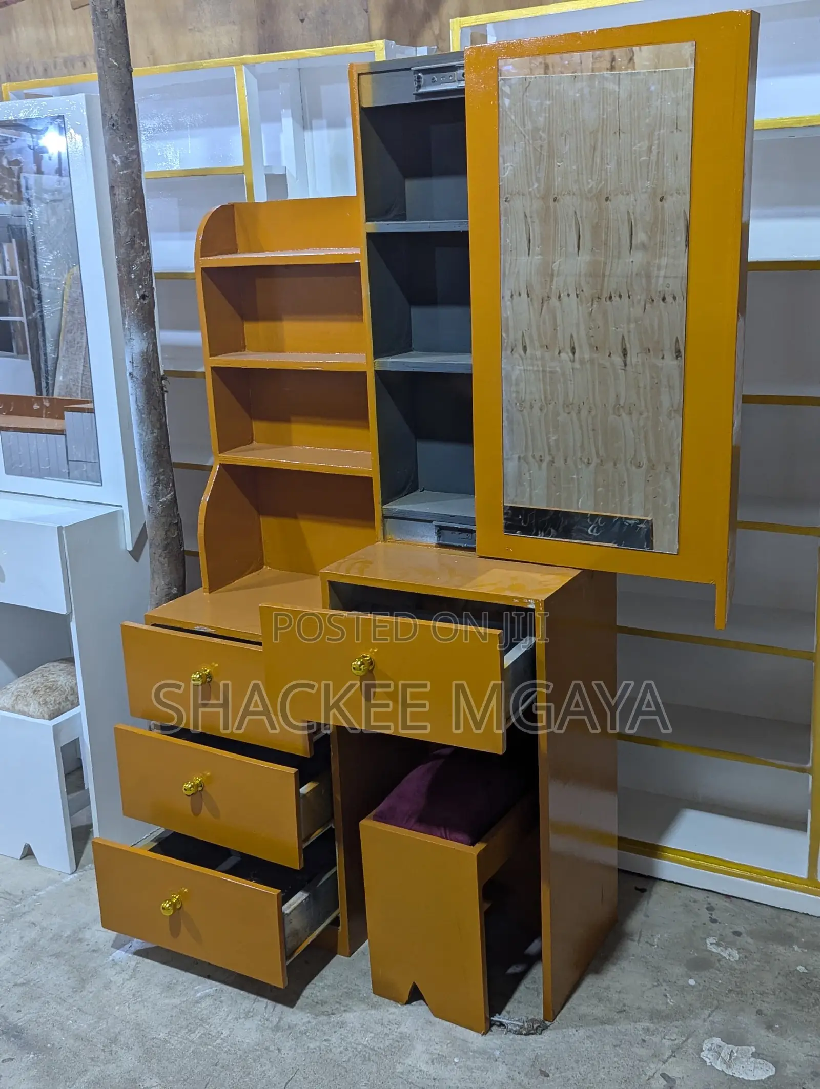 Dressing Table With Sliding Mirror