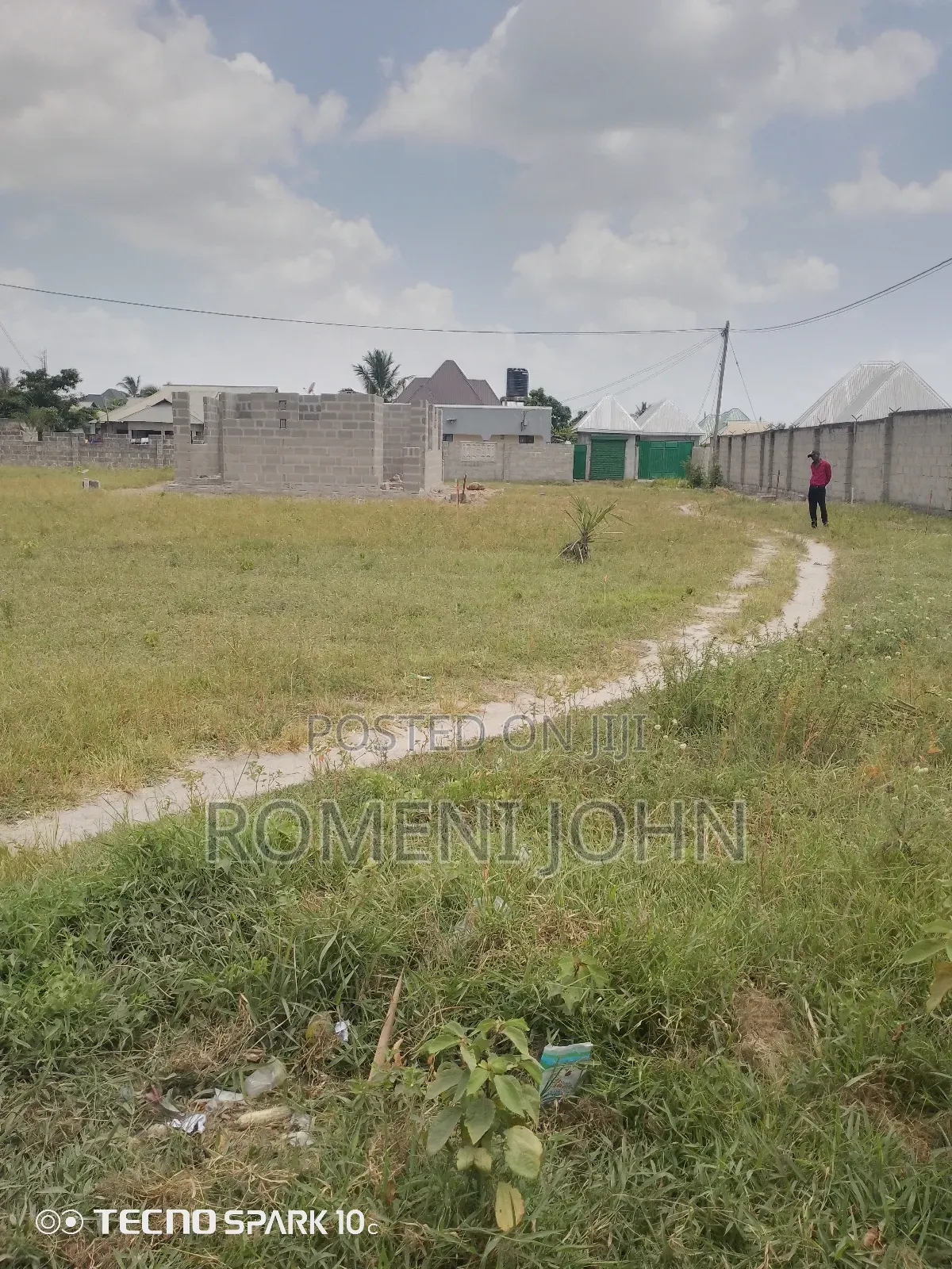 Kiwanja Sqmit 100 Kinauzwa Milioni 3,700,000/ Majohe Viwege.