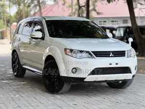 Mitsubishi Outlander 2012 Pearl