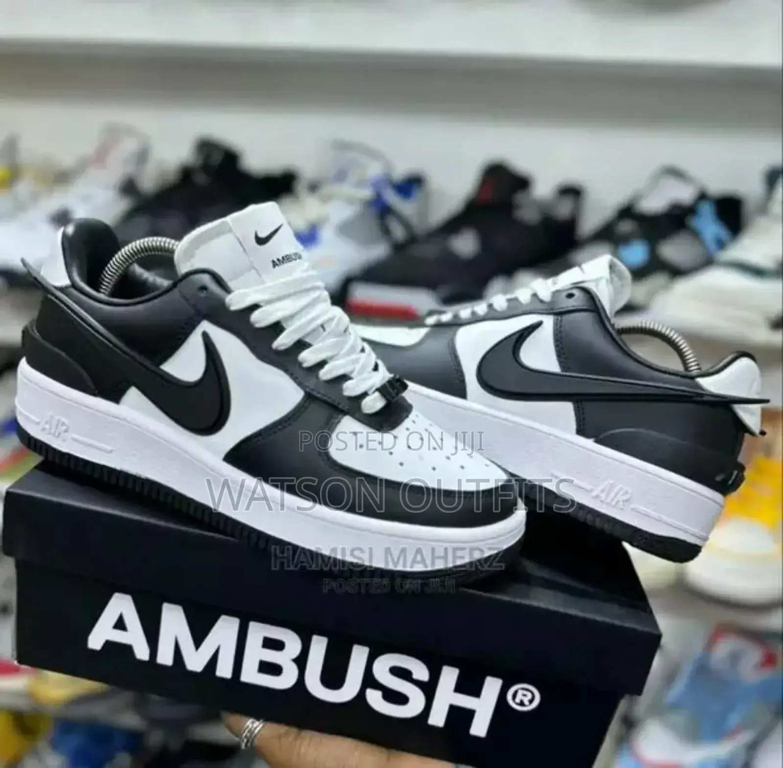 Nike Za Ngozi Za Rangi Nne