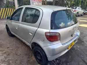Toyota Vitz 2004 Silver