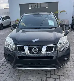 Photo - Nissan X-Trail 2011 Matt Black