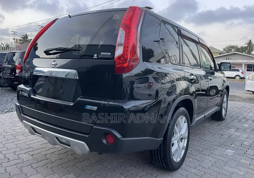 Nissan X-Trail 2011 Matt Black