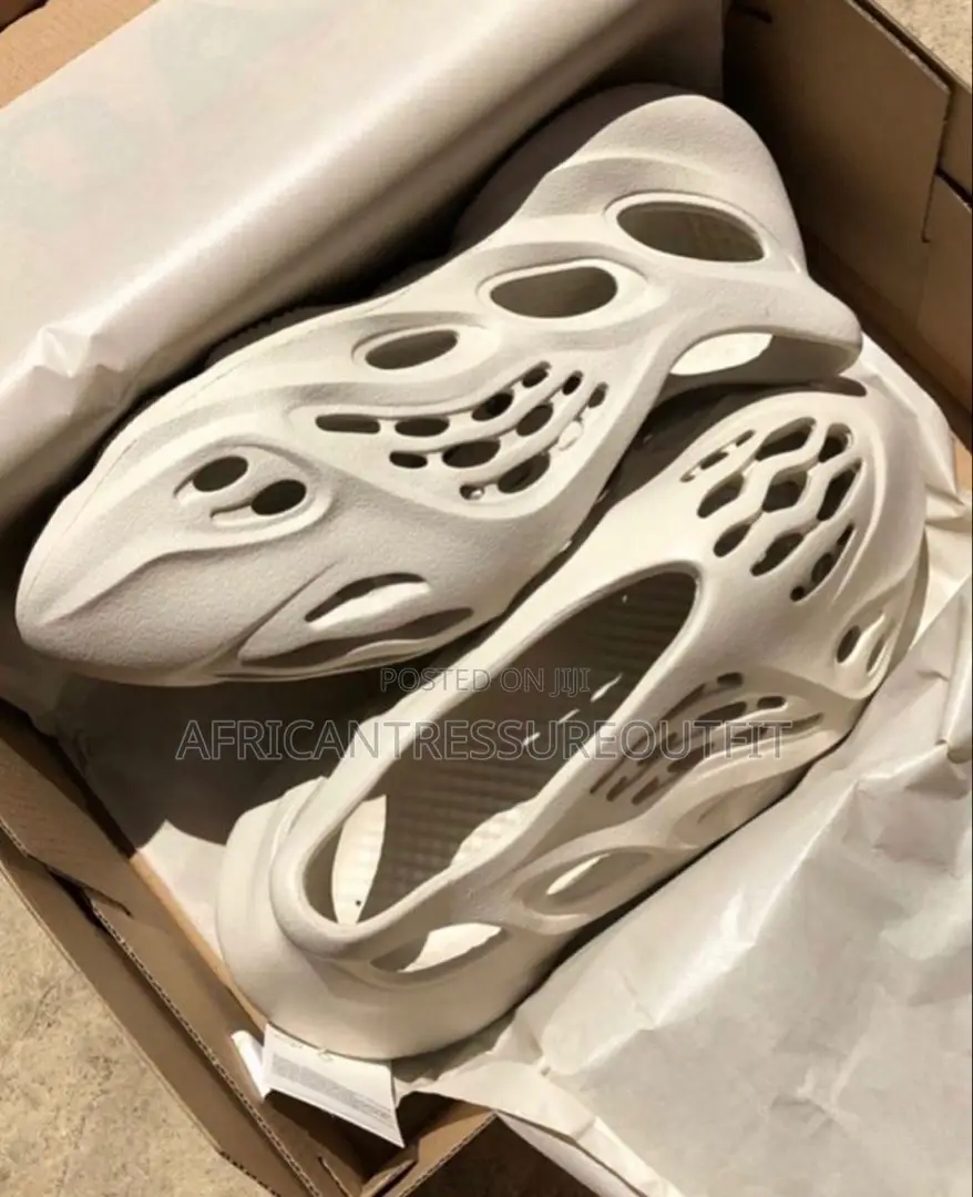 YEEZY Foam Runner AVAILABLE