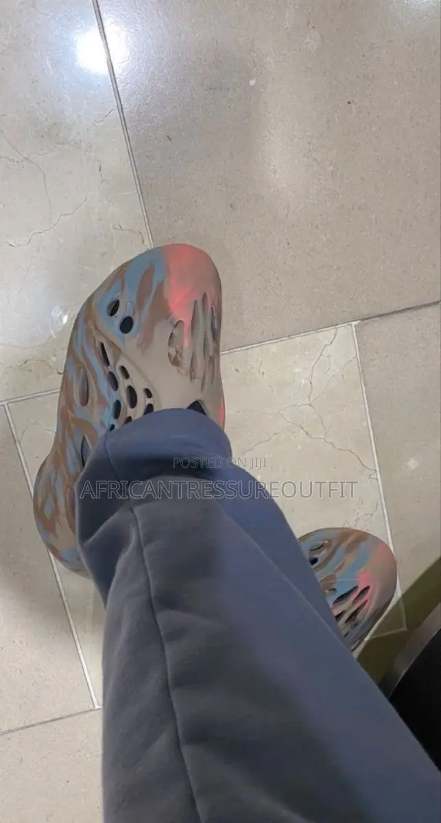YEEZY Foam Runner AVAILABLE