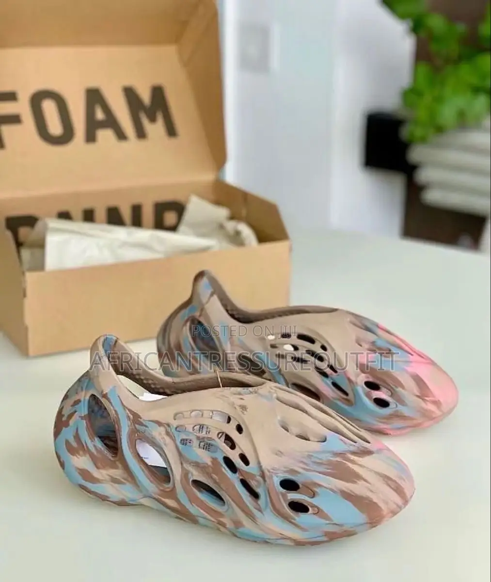 YEEZY Foam Runner AVAILABLE