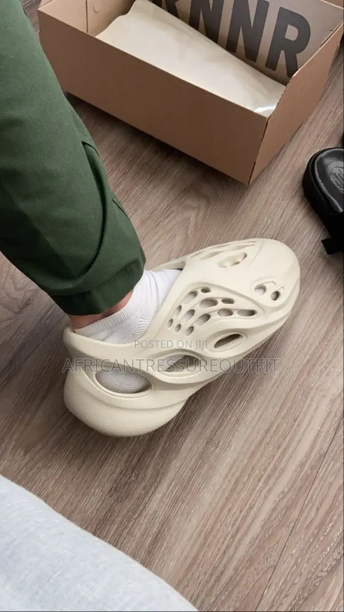 YEEZY Foam Runner AVAILABLE