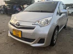 Toyota Ractis 2010 Silver