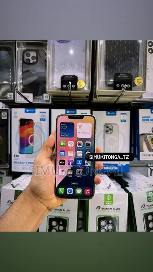 New Apple iPhone 13 128 GB White
