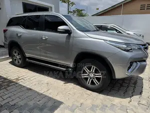 Toyota Fortuner 2019 Silver