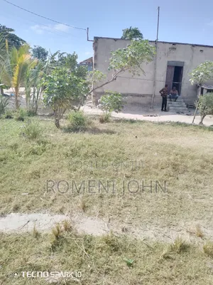 Kiwanja Sqmita 300 Kinauzwa Milioni 7.5 Ukonga Kwa Fundi.