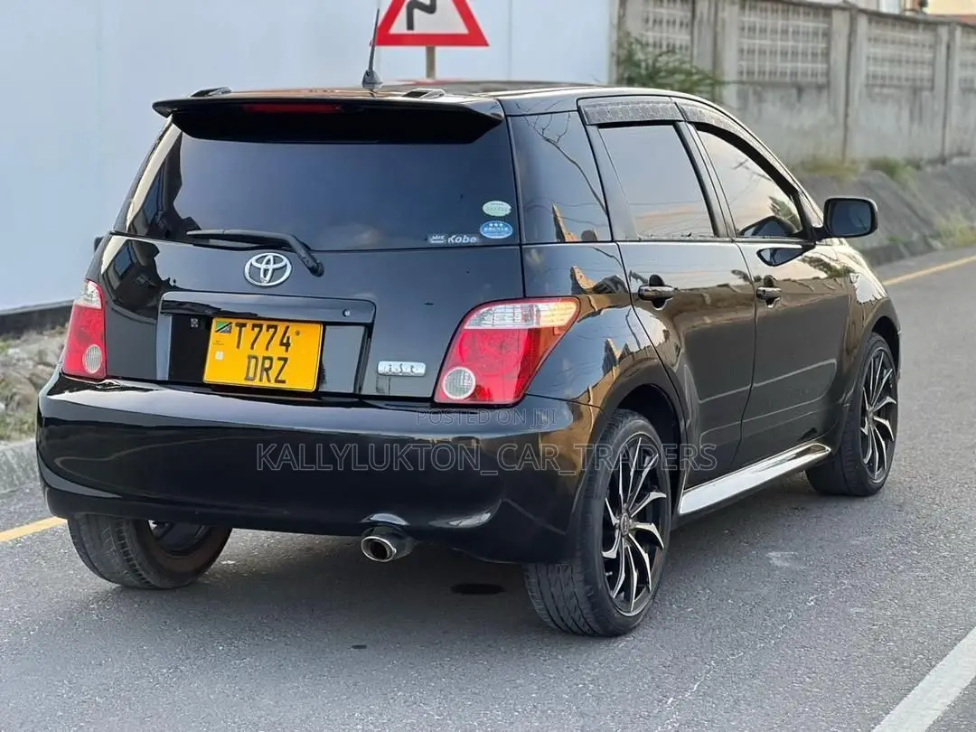 Toyota IST 2005 Black
