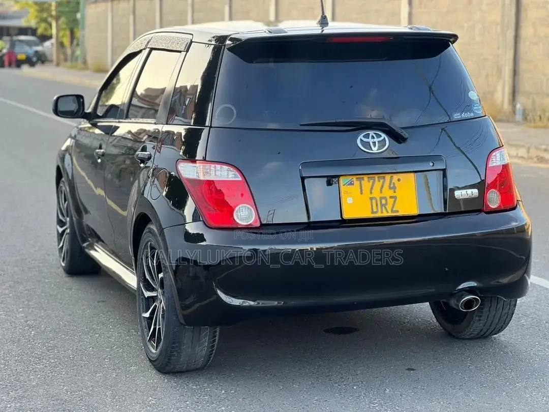 Toyota IST 2005 Black