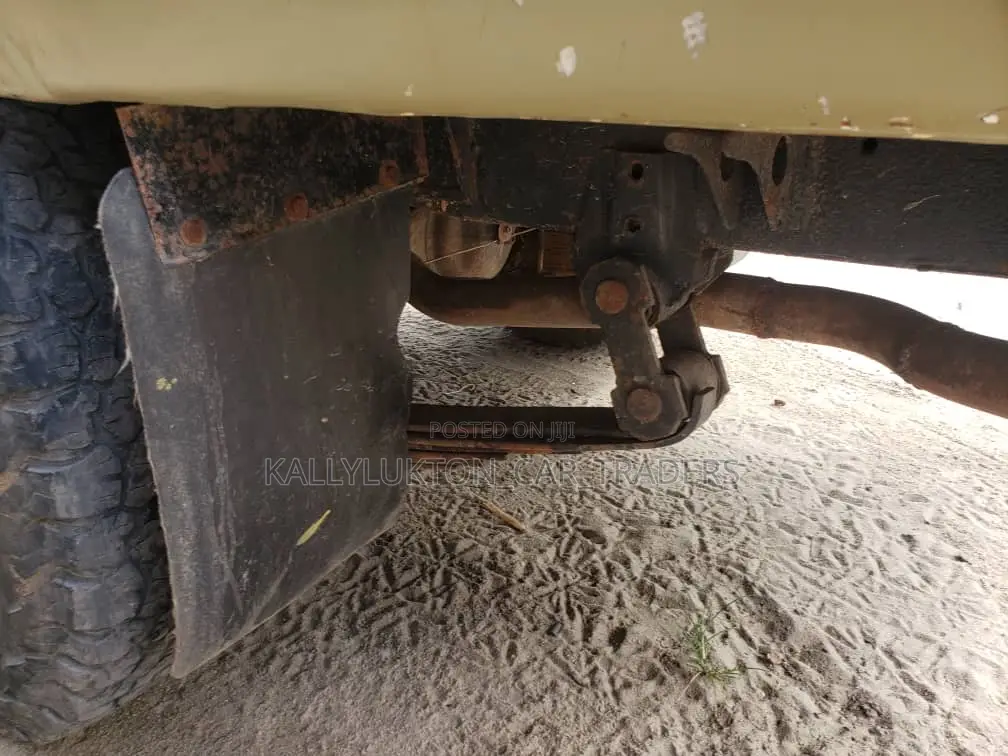 Toyota Land Cruiser 2004 Gold