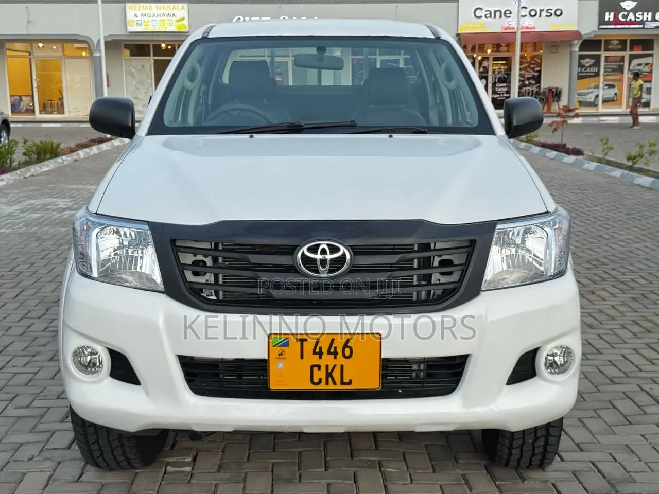 Toyota Hilux 2012 White