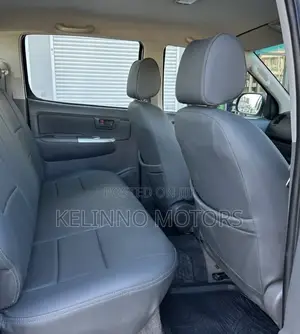 Toyota Hilux 2012 White