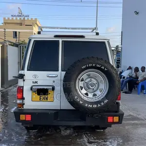 Toyota Land Cruiser 2014 White