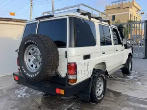 Toyota Land Cruiser 2014 White
