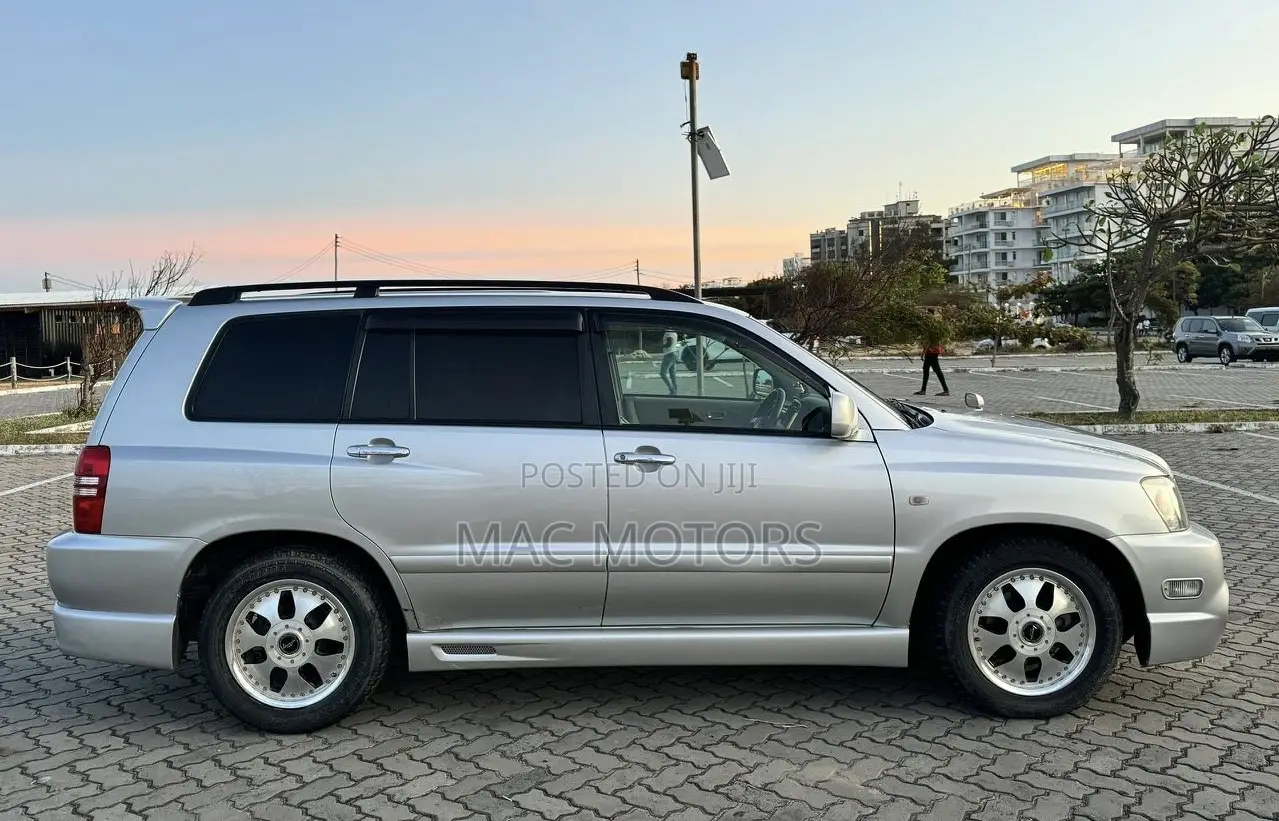 Toyota Kluger 2001 Silver