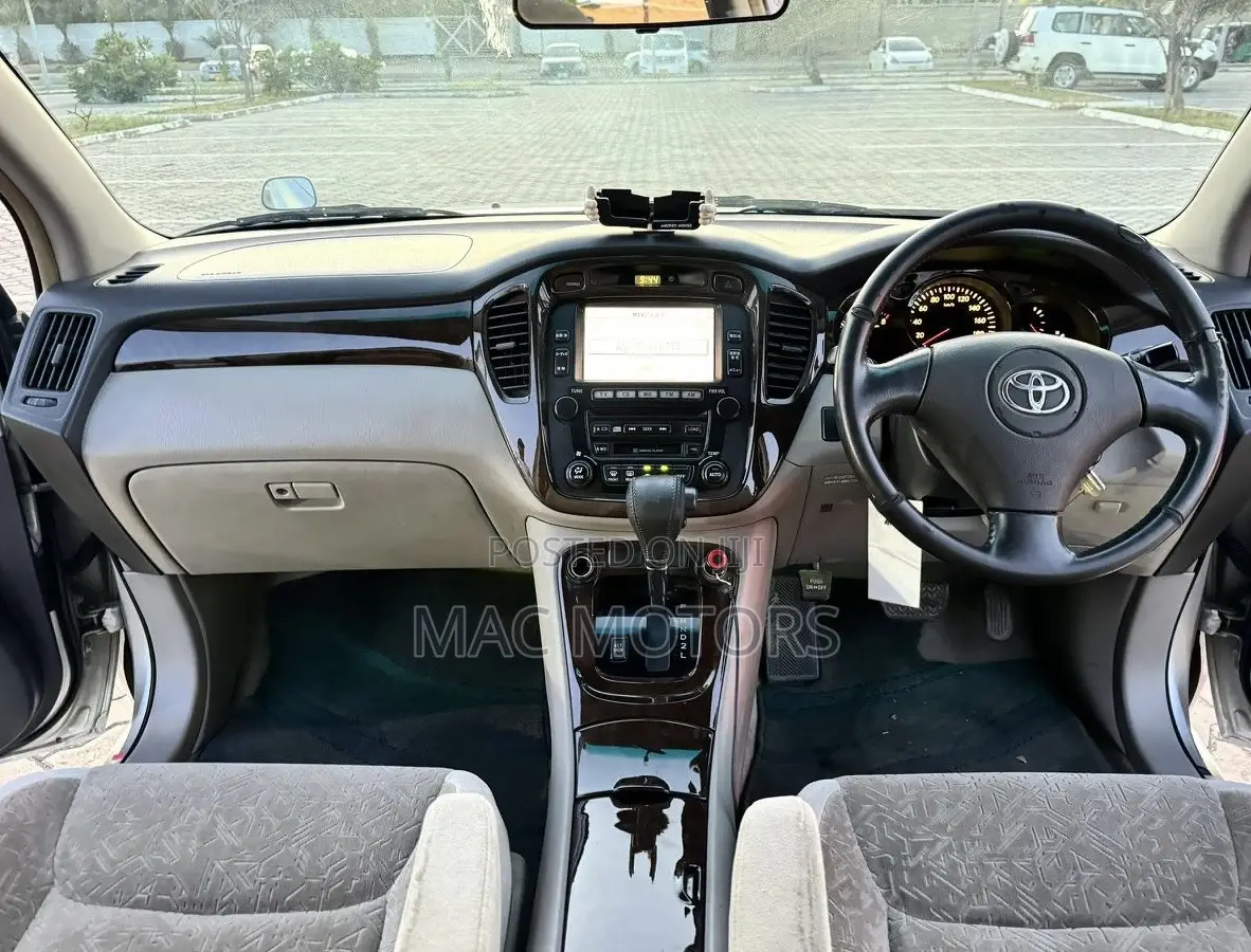 Toyota Kluger 2001 Silver