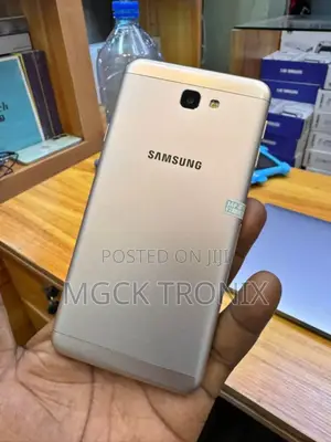 Samsung Galaxy J7 32 GB Gray