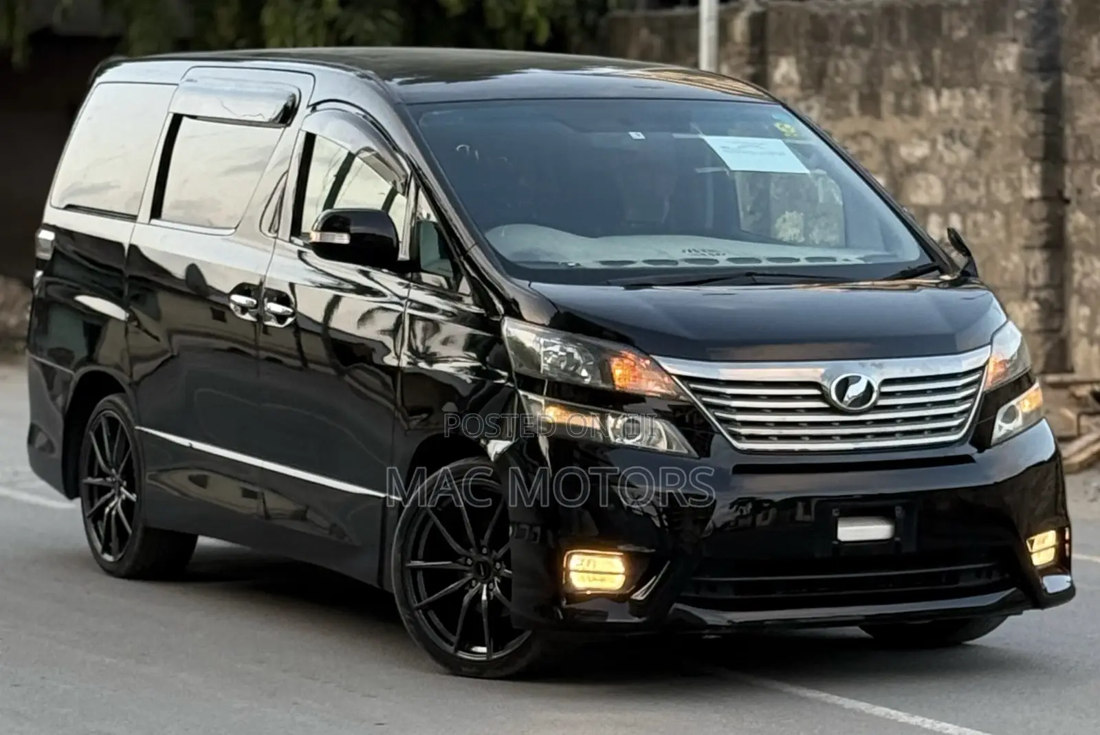 Toyota Vellfire 2010 Black
