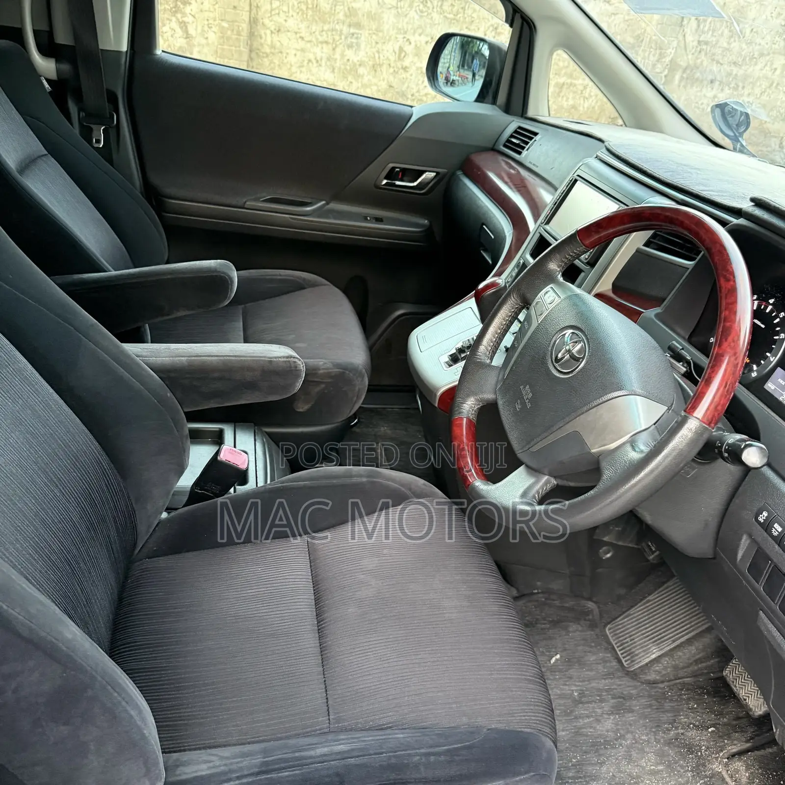 Toyota Vellfire 2010 Black