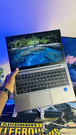 New Laptop HP ZBook Firefly G8 8GB Intel Core I5 SSD 256GB
