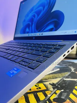 New Laptop HP ZBook Firefly G8 8GB Intel Core I5 SSD 256GB