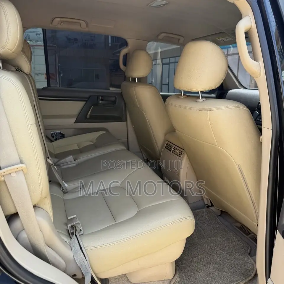 Toyota Land Cruiser 4.5 V8 GXR 2015 Black