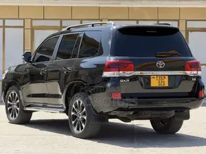 Toyota Land Cruiser 4.5 V8 GXR 2015 Black
