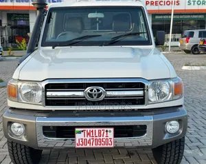 Toyota Land Cruiser 2018 White