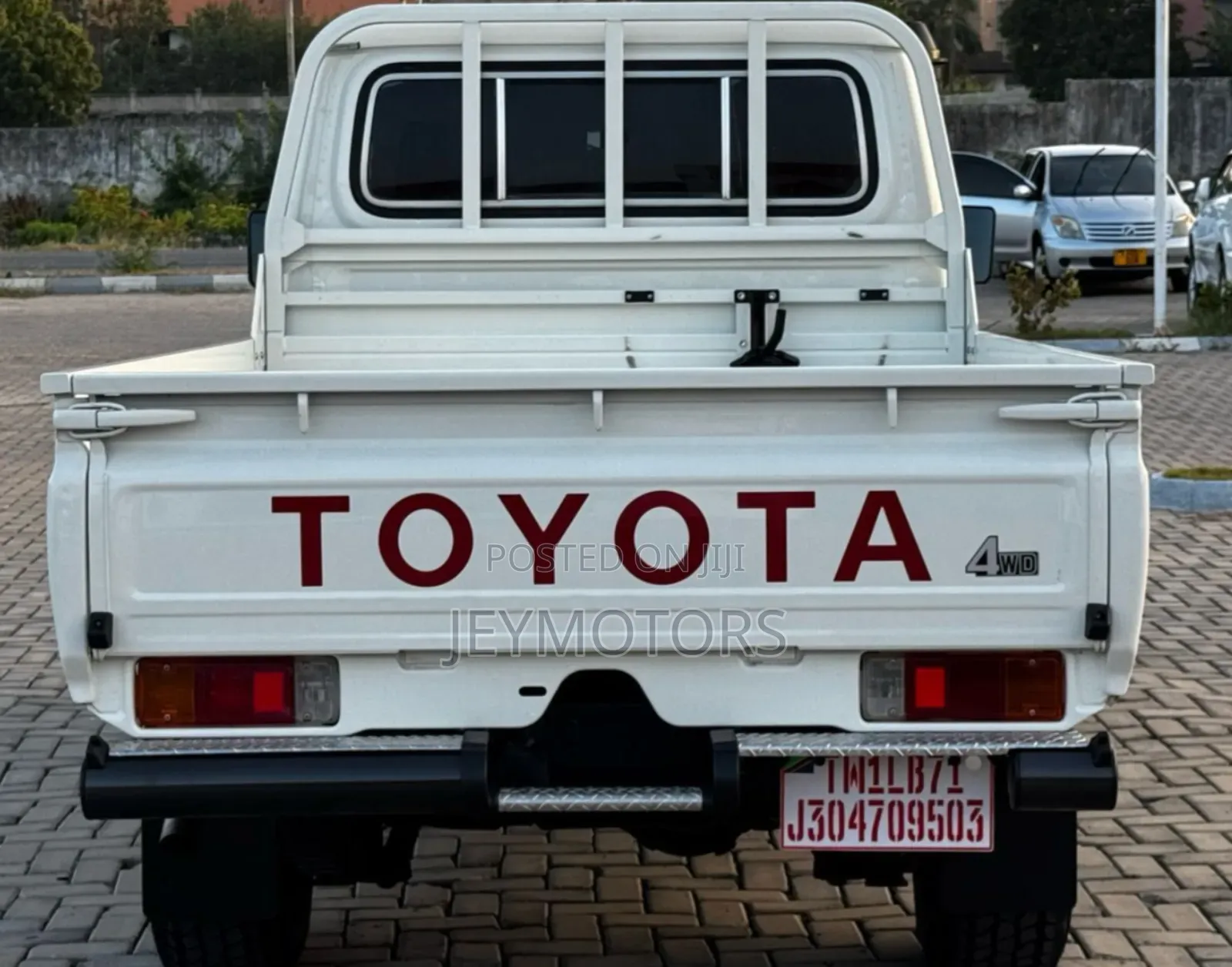 Toyota Land Cruiser 2018 White