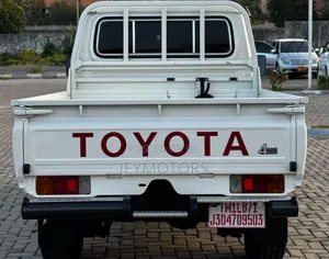 Toyota Land Cruiser 2018 White