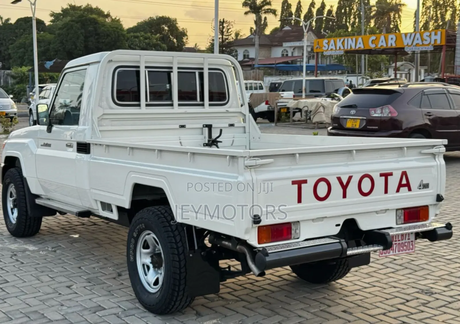 Toyota Land Cruiser 2018 White