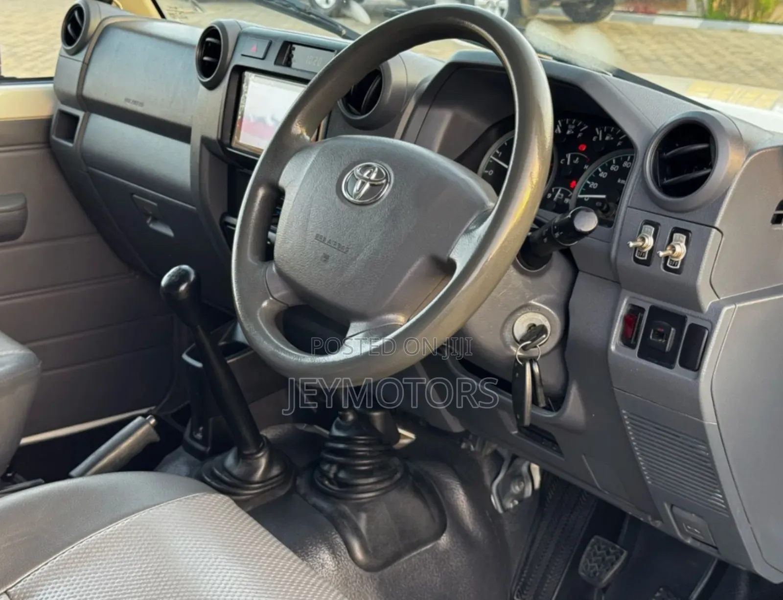 Toyota Land Cruiser 2018 White