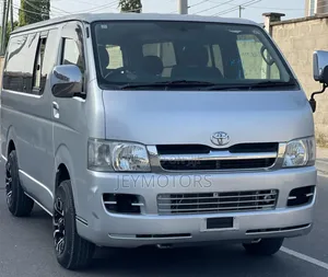 Toyota HiAce 2005 Silver