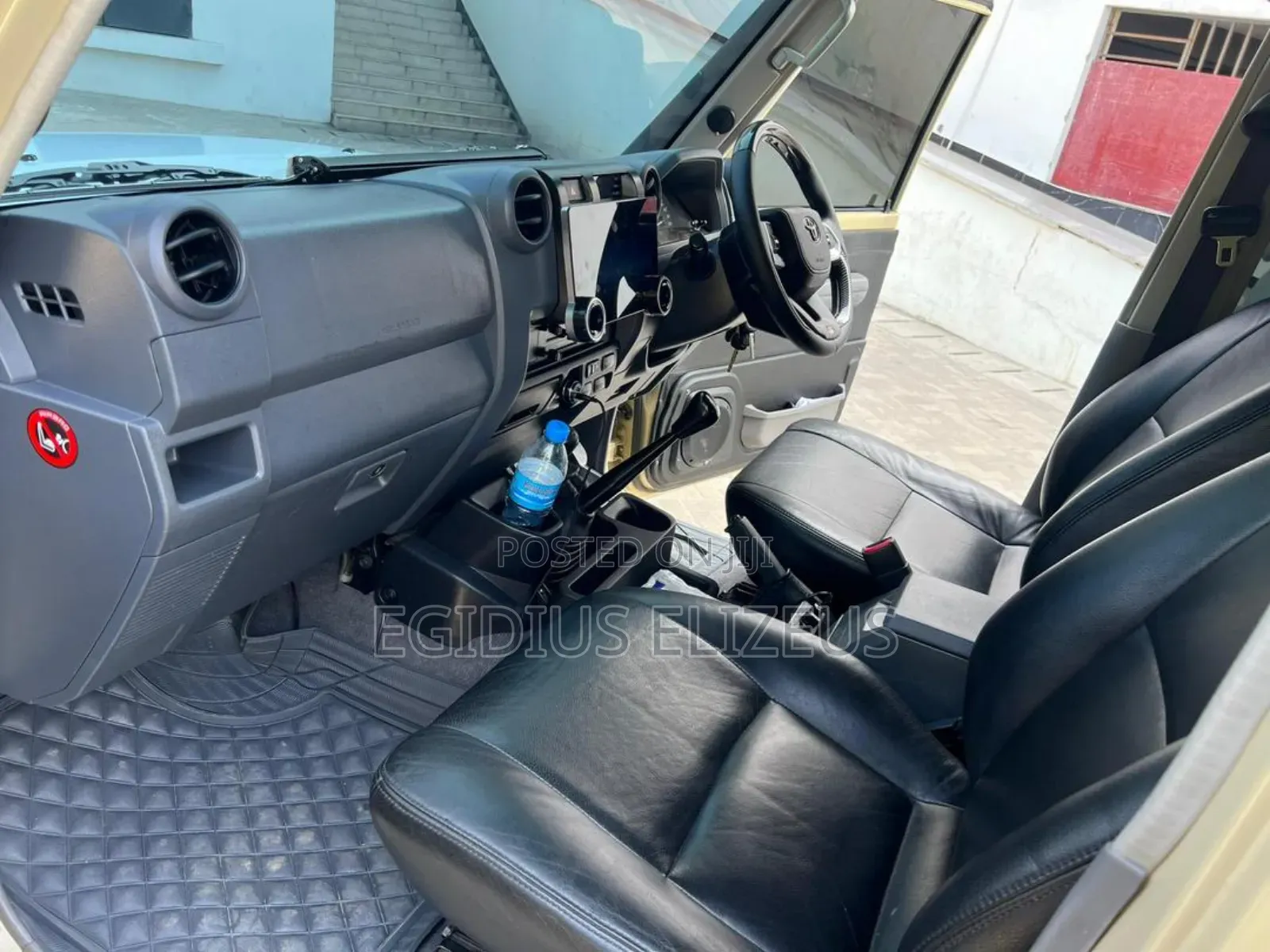 Toyota Land Cruiser 2019 Gold