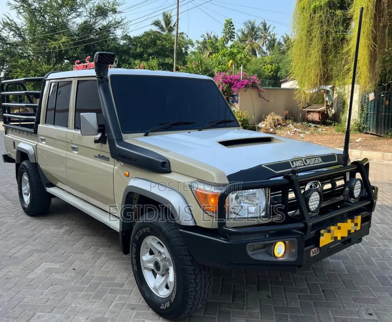 Toyota Land Cruiser 2019 Gold