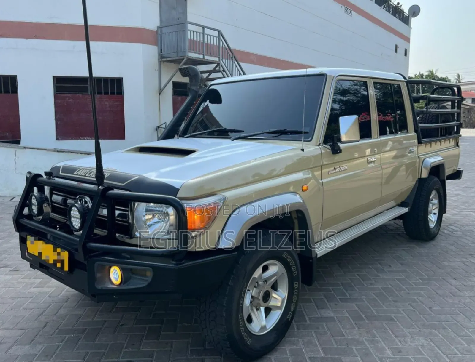 Toyota Land Cruiser 2019 Gold
