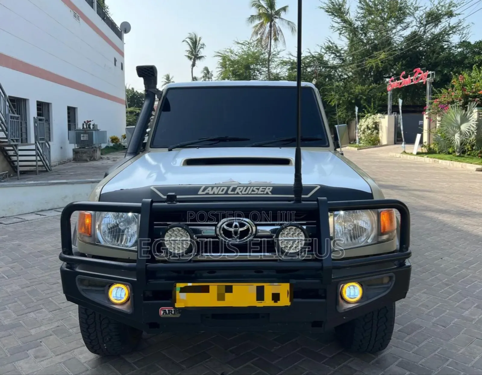 Toyota Land Cruiser 2019 Gold