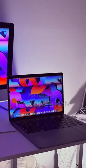 New Laptop Apple MacBook Pro 2019 16GB Intel Core I5 SSD 1T