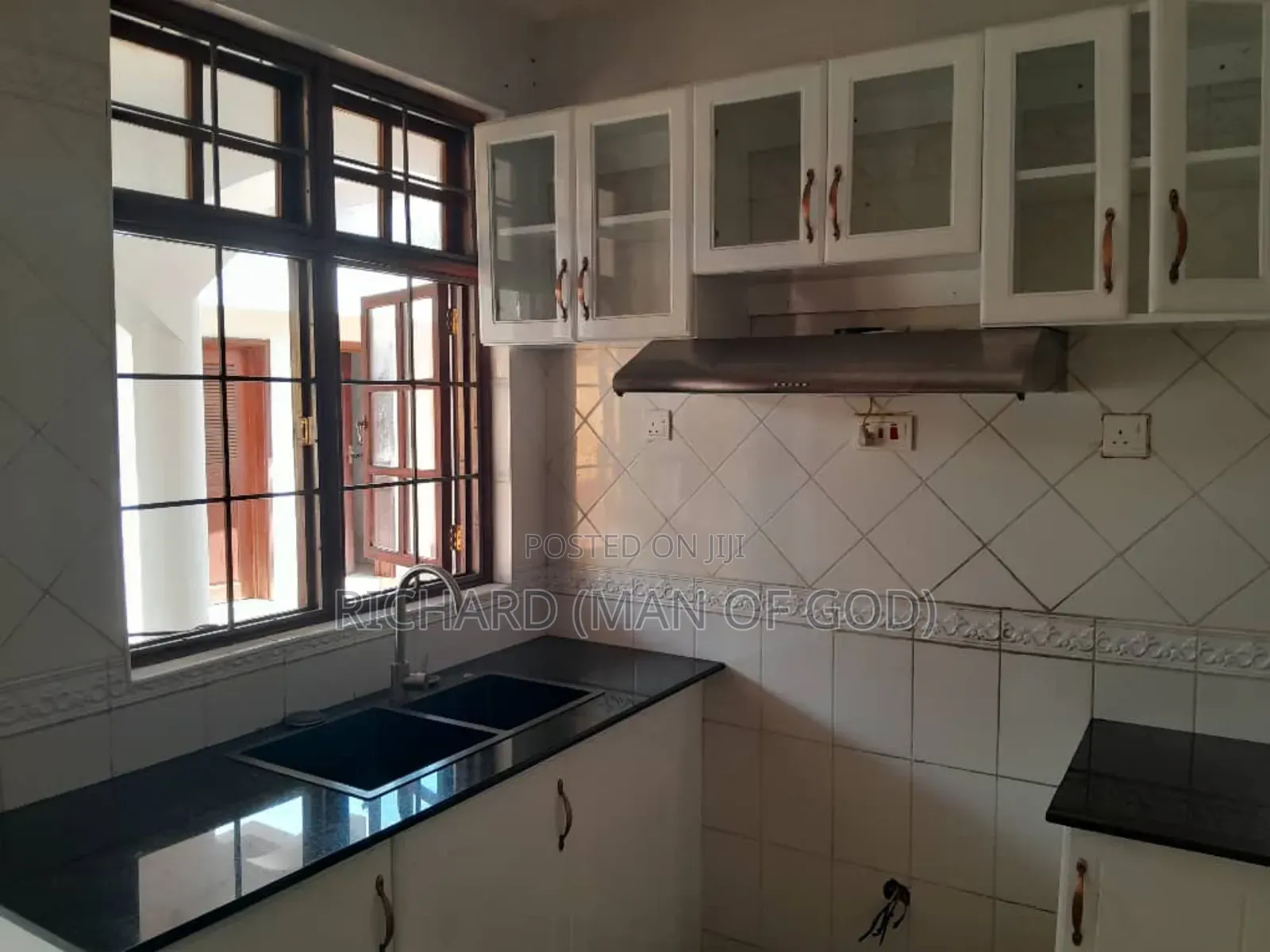 5bdrm Bungalow in Central Business Area for rent