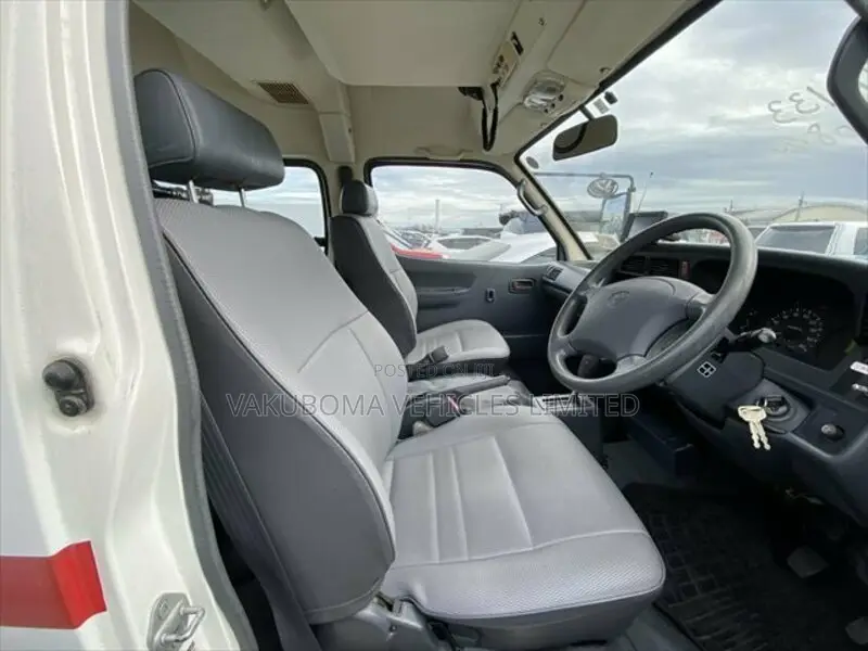 Toyota HiAce 1996 White