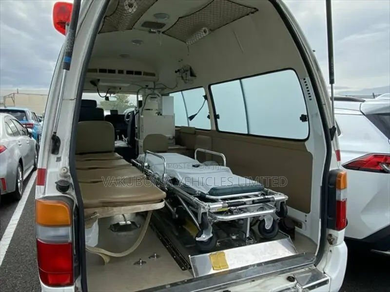 Toyota HiAce 1996 White