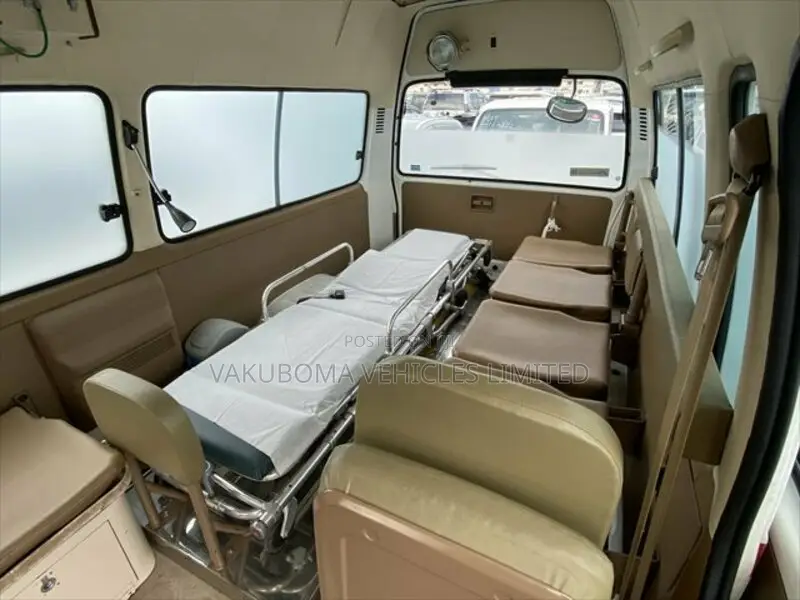 Toyota HiAce 1996 White