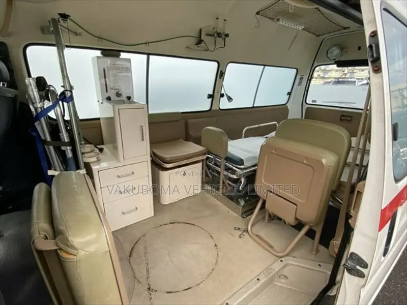 Toyota HiAce 1996 White