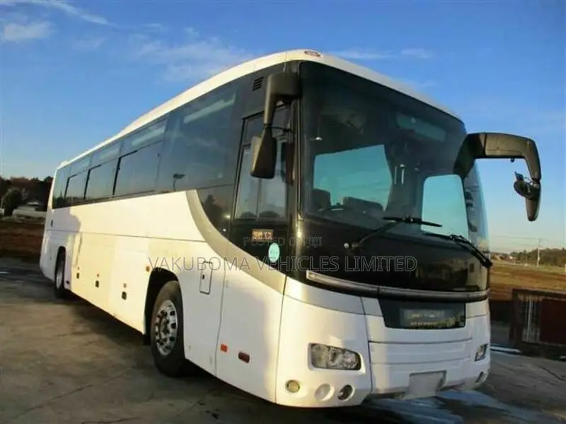 Isuzu Executive Bus 2009 White